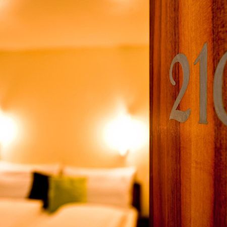 Hotel Restaurant Goldener Schluessel Altdorf Kültér fotó